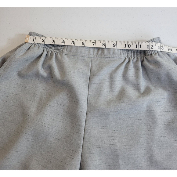 Alfred Dunner Gray Straight Leg High Rise Pull On Cropped Pants Women's Size 14P - Picture 5 of 8